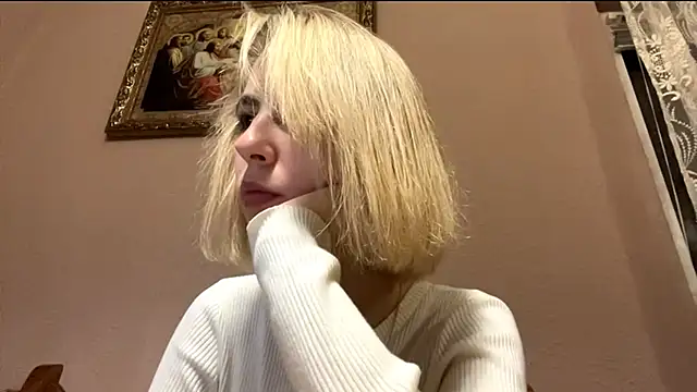 Snapshot of CharmingBlonde chatting on February 8, 2026, 5:54 pm CharmingBlonde online show from February 8, 2026, 5:54 pm