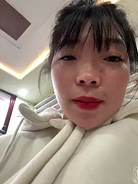 cuty lusy online show from March 12, 2026, 5:13 am