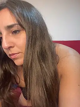 Latinaelisa online show from April 12, 2026, 2:48 am