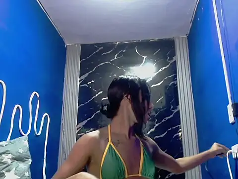 Snapshot of Valentina_hot chatting on April 26, 2026, 3:48 am Valentina hot online show from April 26, 2026, 3:48 am