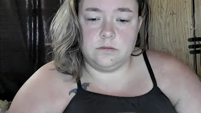 Snapshot of ladylynn13 chatting on March 28, 2026, 4:19 pm ladylynn13 online show from March 28, 2026, 4:19 pm