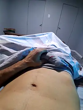 flaco1987a online show from April 14, 2026, 3:39 pm