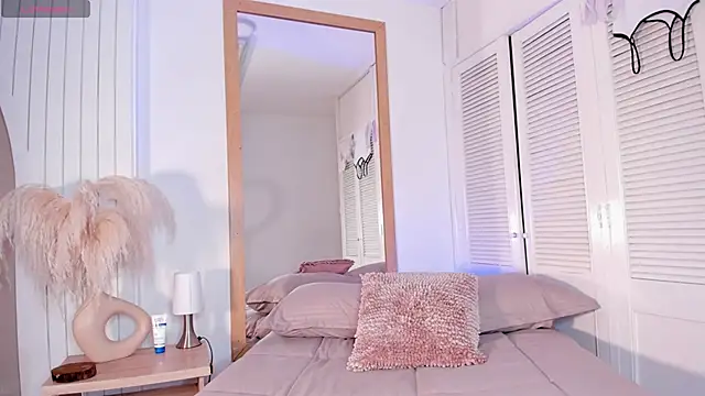 CatalinaLopez  online show from February 14, 2026, 7:58 pm