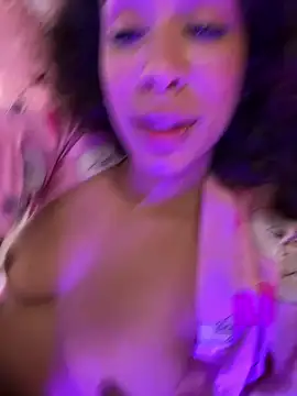 Snapshot of Woo_isDaphne chatting on May 18, 2026, 4:07 am Woo isDaphne online show from May 18, 2026, 4:07 am