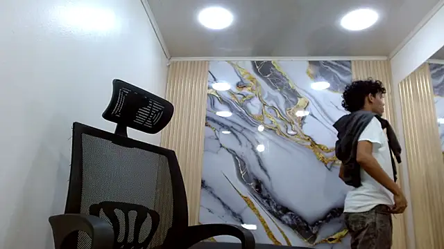 Snapshot of DaviidBuckx_ chatting on February 20, 2026, 2:08 am DaviidBuckx online show from February 20, 2026, 2:08 am