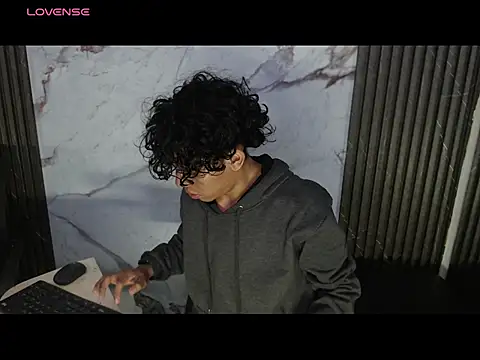 Snapshot of DaviidBuckx_ chatting on February 22, 2026, 2:08 pm DaviidBuckx online show from February 22, 2026, 2:08 pm