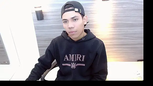 Snapshot of DaviidBuckx_ chatting on May 17, 2026, 8:20 pm DaviidBuckx online show from May 17, 2026, 8:20 pm