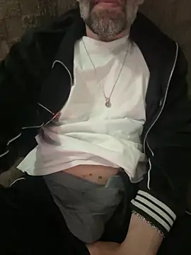 Snapshot of trombaio chatting on March 6, 2026, 4:24 pm trombaio online show from March 6, 2026, 4:24 pm