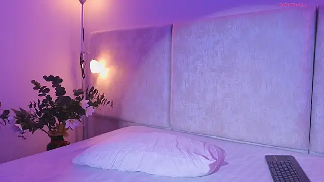 Nioki  online show from April 16, 2026, 3:18 am