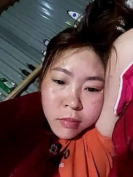 Yiyoongg online show from March 31, 2026, 11:18 pm