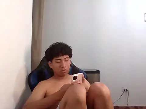 Snapshot of FernandoHot67 chatting on February 10, 2026, 12:20 am FernandoHot67 online show from February 10, 2026, 12:20 am