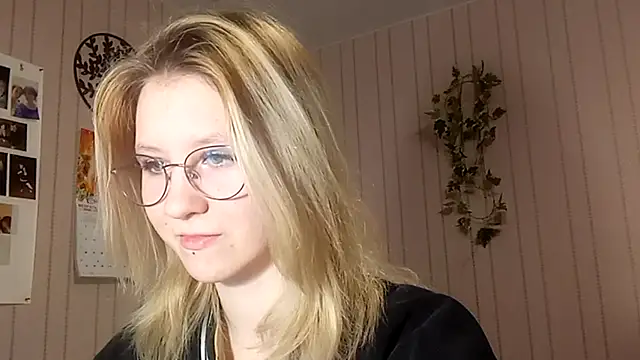 RunawayBr1de online show from February 24, 2026, 3:13 pm