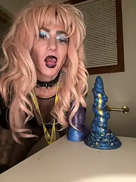 XXX2Freaks online show from March 1, 2026, 8:14 am