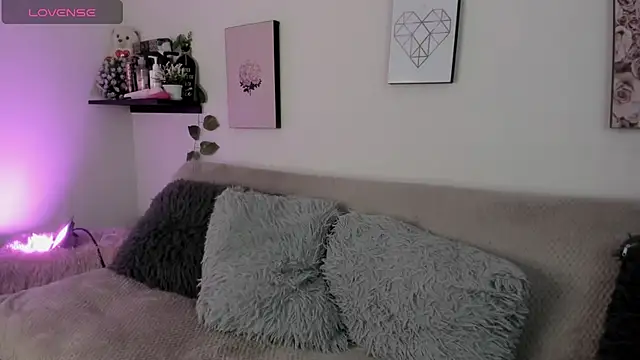 Alexaalove 1 online show from February 18, 2026, 1:29 pm