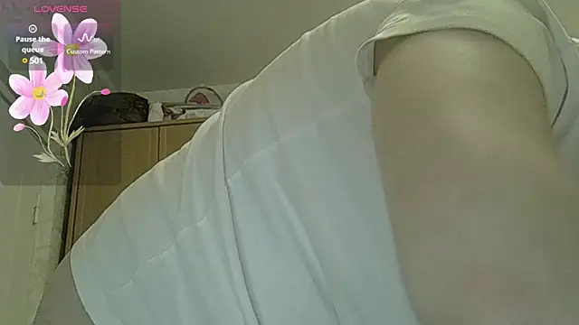 Snapshot of CurvyWild_Lady30 chatting on April 10, 2026, 7:54 pm CurvyWild Lady30 online show from April 10, 2026, 7:54 pm