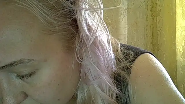 Snapshot of CurvyWild_Lady30 chatting on June 17, 2026, 11:31 am CurvyWild Lady30 online show from June 17, 2026, 11:31 am