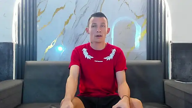 Snapshot of Isaak_26 chatting on April 13, 2026, 11:03 am Isaak 26 online show from April 13, 2026, 11:03 am