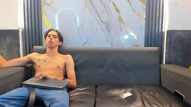 Snapshot of Isaak_26 chatting on March 18, 2026, 11:48 pm Isaak 26 online show from March 18, 2026, 11:48 pm