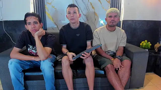 Snapshot of Isaak_26 chatting on March 6, 2026, 12:22 pm Isaak 26 online show from March 6, 2026, 12:22 pm