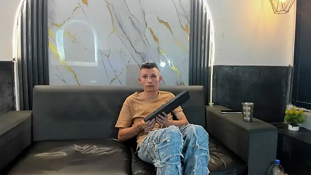 Snapshot of Isaak_26 chatting on March 29, 2026, 7:26 pm Isaak 26 online show from March 29, 2026, 7:26 pm