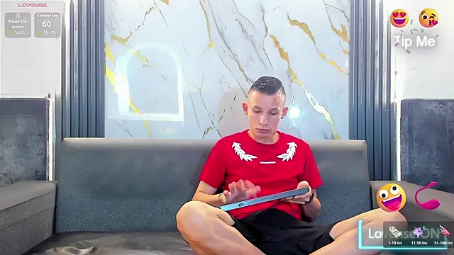 Snapshot of Isaak_26 chatting on March 30, 2026, 11:01 am Isaak 26 online show from March 30, 2026, 11:01 am