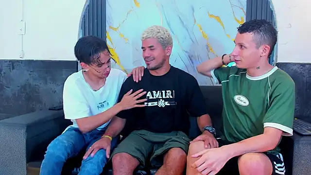 Snapshot of Isaak_26 chatting on March 5, 2026, 12:13 pm Isaak 26 online show from March 5, 2026, 12:13 pm