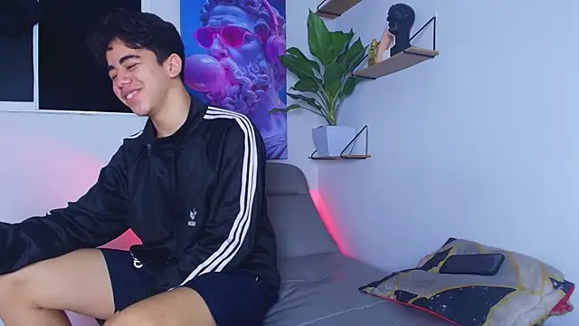 Snapshot of Gael_moon_ chatting on February 26, 2026, 2:44 am Gael moon online show from February 26, 2026, 2:44 am