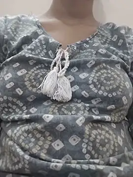 Snapshot of shivani_jain chatting on February 16, 2026, 5:44 pm shivani jain online show from February 16, 2026, 5:44 pm