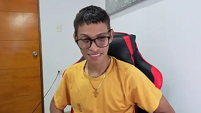 Snapshot of Niklausxxx chatting on February 25, 2026, 12:22 am Niklausxxx online show from February 25, 2026, 12:22 am