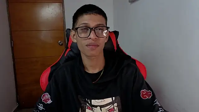 Snapshot of Niklausxxx chatting on March 2, 2026, 1:17 am Niklausxxx online show from March 2, 2026, 1:17 am