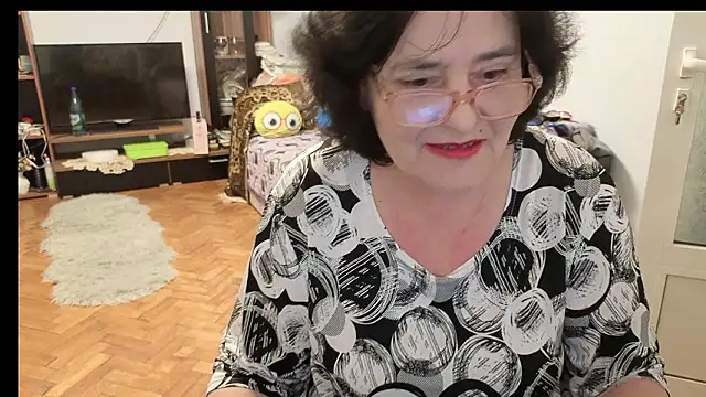 Snapshot of xMaryxAnne chatting on March 11, 2026, 6:57 pm xMaryxAnne online show from March 11, 2026, 6:57 pm