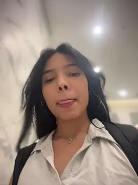 jadelaurent online show from July 28, 2026, 8:52 pm