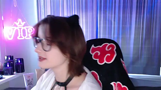Snapshot of LunaXcherry chatting on July 29, 2026, 4:50 pm LunaXcherry online show from July 29, 2026, 4:50 pm