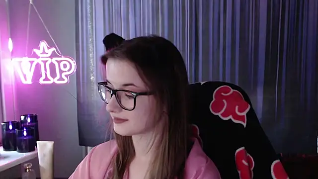 Snapshot of LunaXcherry chatting on June 17, 2026, 5:45 pm LunaXcherry online show from June 17, 2026, 5:45 pm