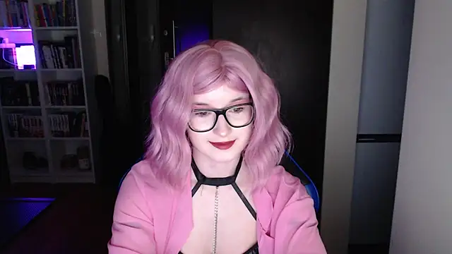 LunaXcherry online show from March 26, 2026, 5:44 pm