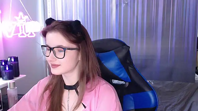 Snapshot of LunaXcherry chatting on June 29, 2026, 5:12 pm LunaXcherry online show from June 29, 2026, 5:12 pm