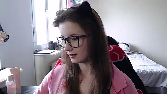 Snapshot of LunaXcherry chatting on June 13, 2026, 11:08 am LunaXcherry online show from June 13, 2026, 11:08 am