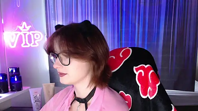 Snapshot of LunaXcherry chatting on July 27, 2026, 4:36 pm LunaXcherry online show from July 27, 2026, 4:36 pm