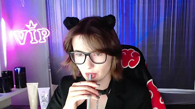 Snapshot of LunaXcherry chatting on July 21, 2026, 4:41 pm LunaXcherry online show from July 21, 2026, 4:41 pm