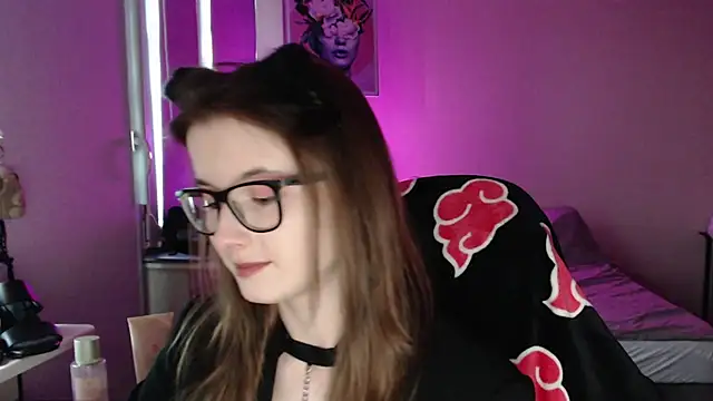 Snapshot of LunaXcherry chatting on June 9, 2026, 4:52 pm LunaXcherry online show from June 9, 2026, 4:52 pm