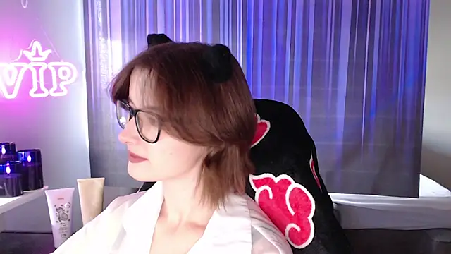 Snapshot of LunaXcherry chatting on July 28, 2026, 4:39 pm LunaXcherry online show from July 28, 2026, 4:39 pm