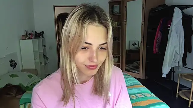 Snapshot of Evva_mayy chatting on June 7, 2026, 6:29 am Evva mayy online show from June 7, 2026, 6:29 am