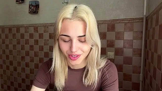 Snapshot of Evva_mayy chatting on July 5, 2026, 6:31 am Evva mayy online show from July 5, 2026, 6:31 am