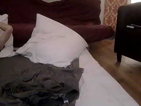 Mickredge online show from February 15, 2026, 2:01 am