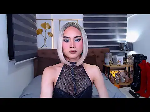 Snapshot of JuicyCockThea chatting on May 24, 2026, 11:32 am JuicyCockThea online show from May 24, 2026, 11:32 am