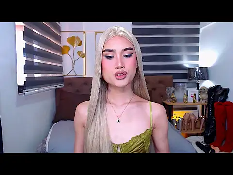 Snapshot of JuicyCockThea chatting on May 1, 2026, 3:33 am JuicyCockThea online show from May 1, 2026, 3:33 am