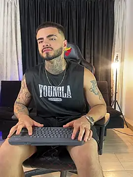 Snapshot of Benjii_Carter1 chatting on March 13, 2026, 3:11 am Benjii Carter1 online show from March 13, 2026, 3:11 am