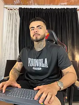 Snapshot of Benjii_Carter1 chatting on March 6, 2026, 3:45 am Benjii Carter1 online show from March 6, 2026, 3:45 am