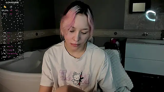 EmilyTrase online show from April 11, 2026, 1:24 am