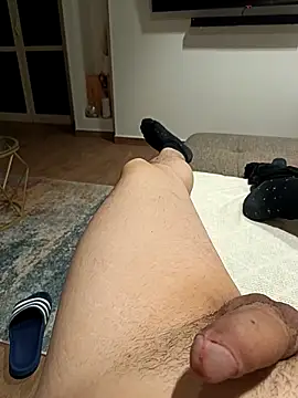 Snapshot of andrepix995 chatting on February 14, 2026, 1:44 pm andrepix995 online show from February 14, 2026, 1:44 pm